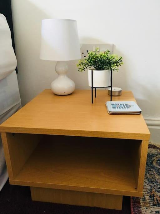 Hillcrest Cottage, Comfy Flat, Trendy Uplands Area Σουόνσι Εξωτερικό φωτογραφία