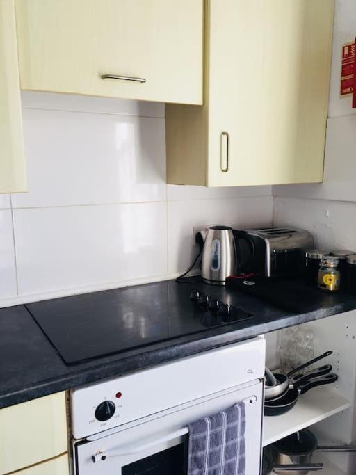 Hillcrest Cottage, Comfy Flat, Trendy Uplands Area Σουόνσι Εξωτερικό φωτογραφία